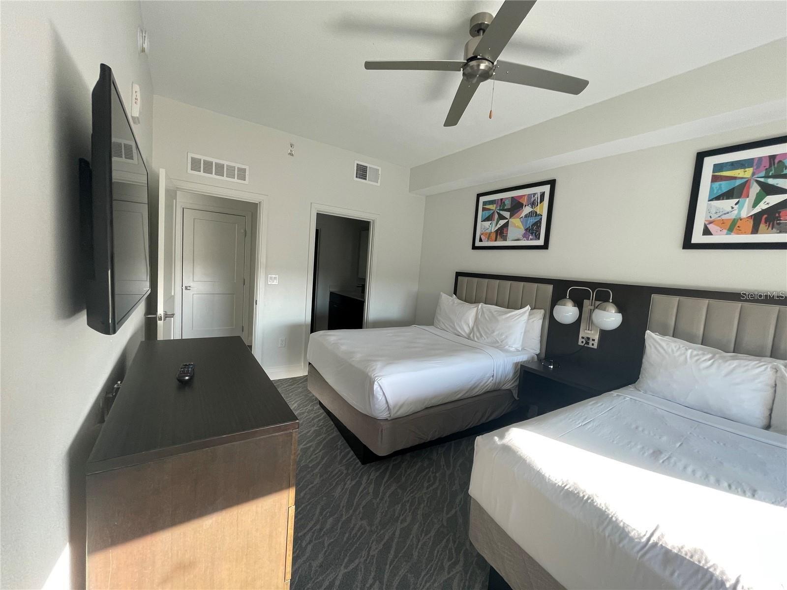 Image 5 of 11 For 14501 Grove Resort Avenue 3632