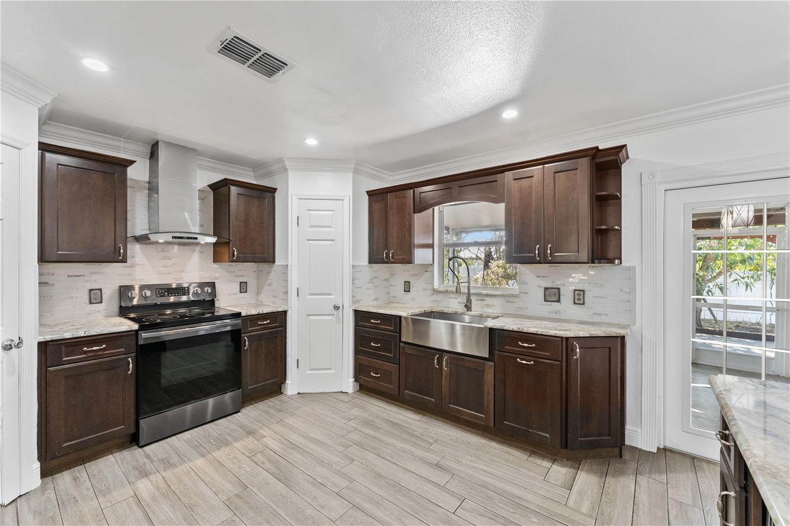 Image 6 of 26 For 1067 Ronlin Street