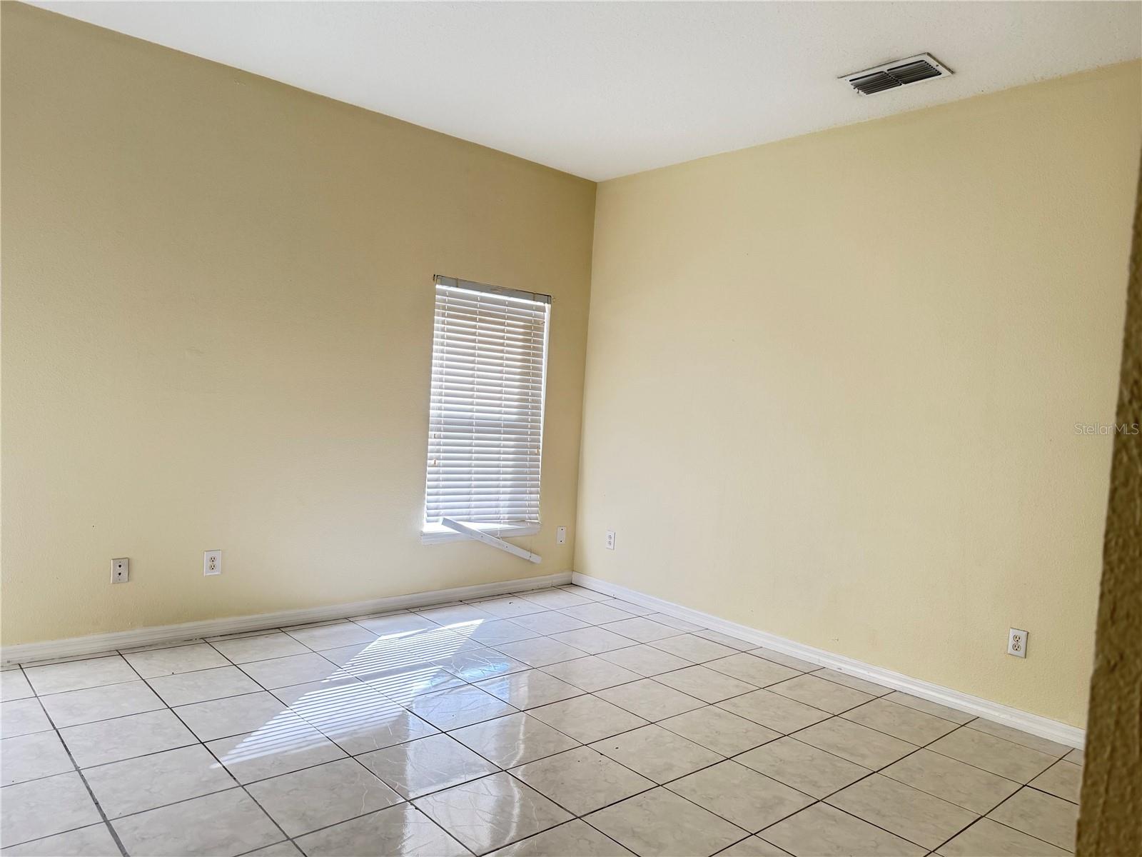 Image 4 of 9 For 2109 Woodsedge Drive