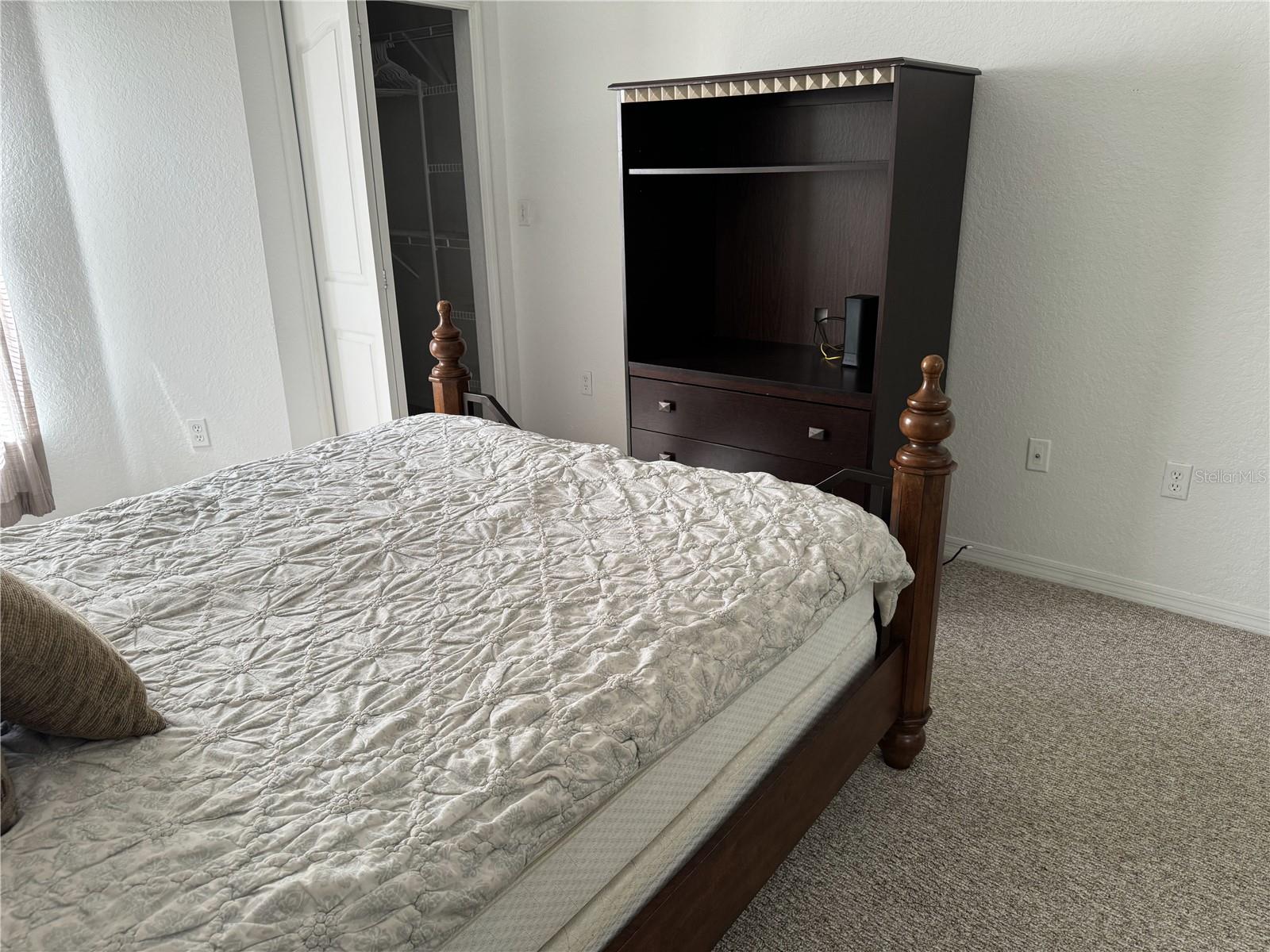 Image 14 of 47 For 8907 Legacy Court 14 205