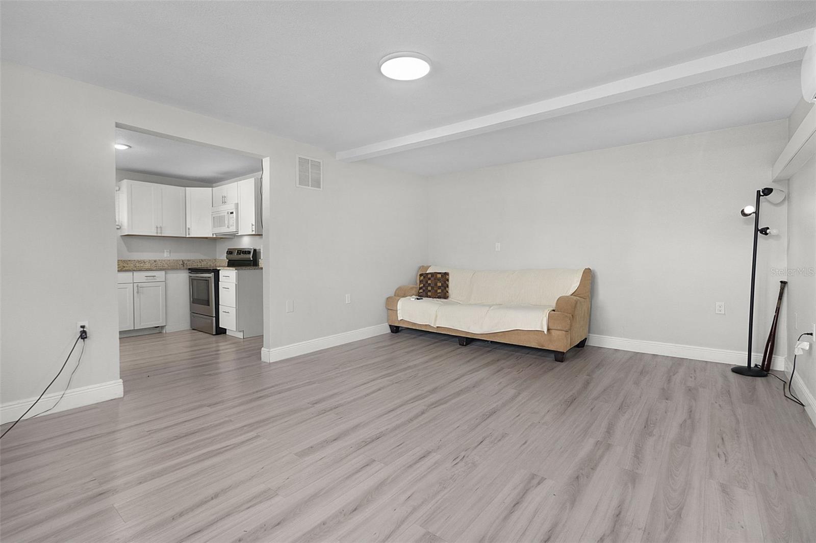 Image 3 of 48 For 429 New York Avenue
