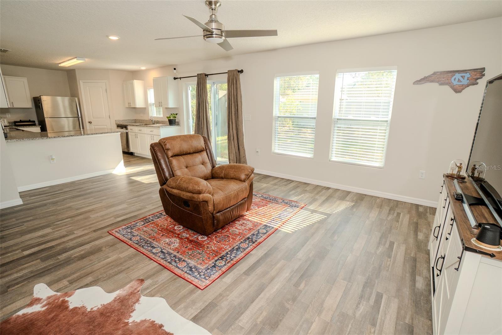 Image 7 of 20 For 2469 Wavecrest Drive