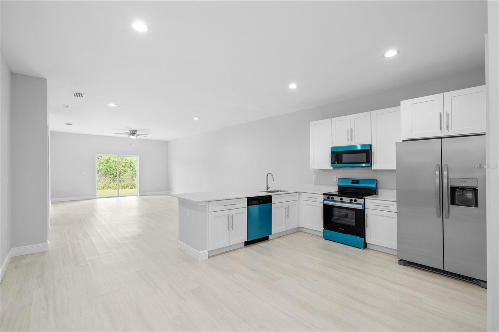 Image 4 of 21 For 10024 Cocoa Beach Street