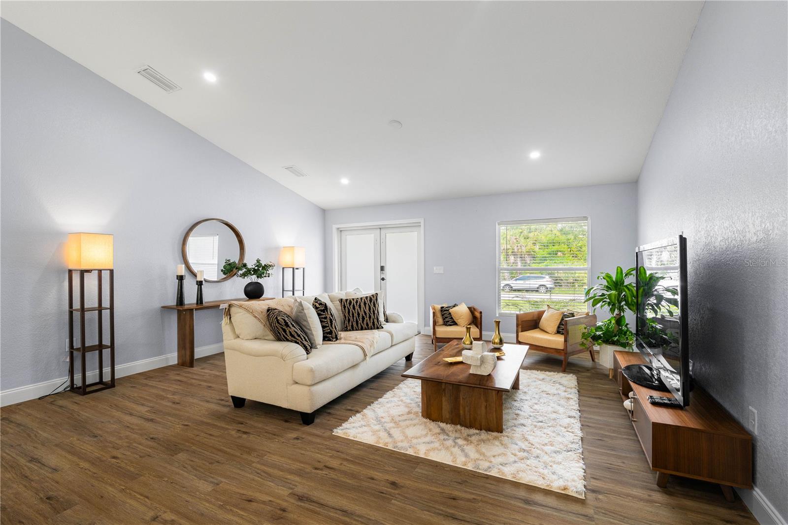 Image 5 of 23 For 430 Leona Street