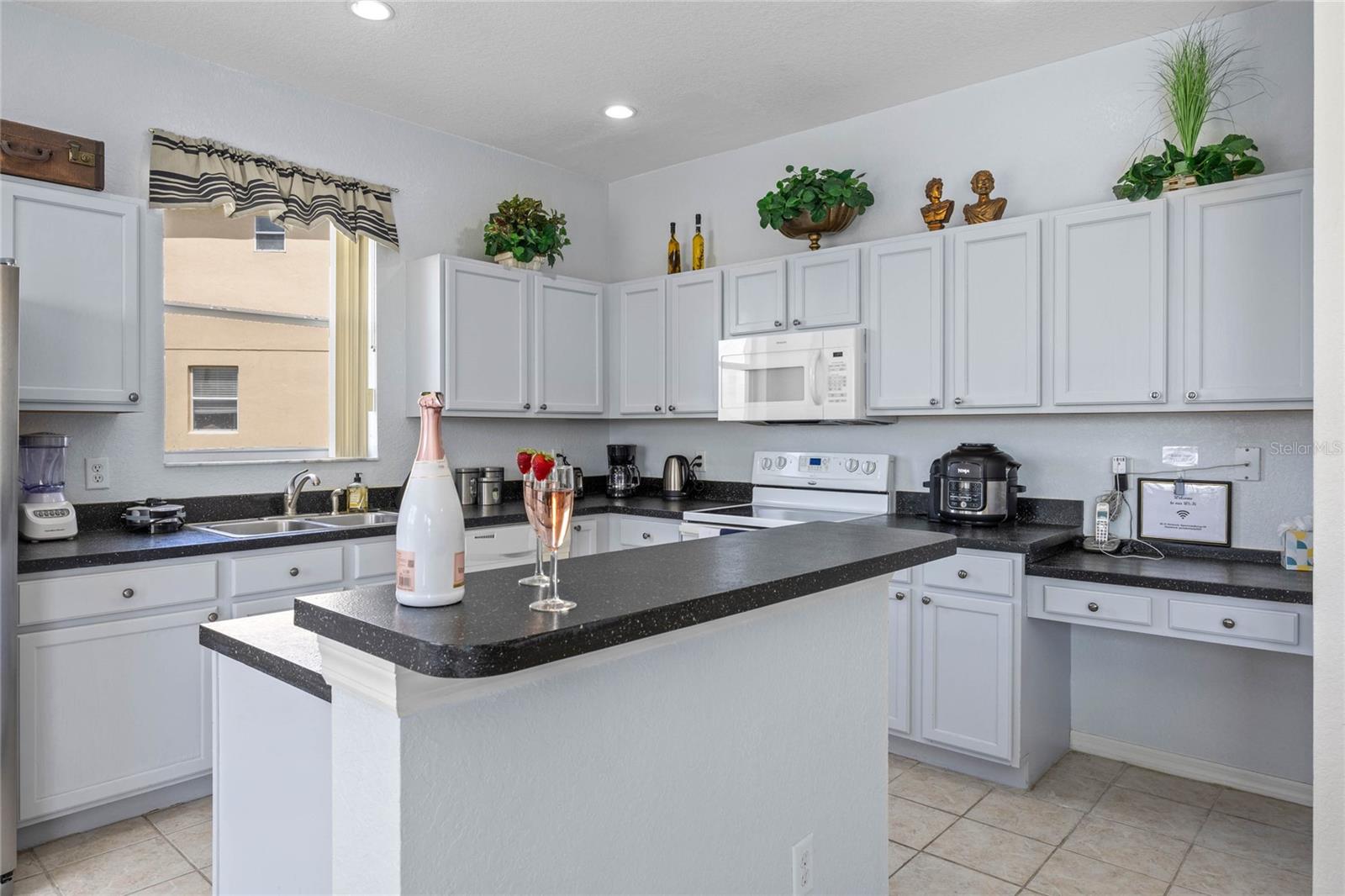 Image 15 of 62 For 107 Troon Cir