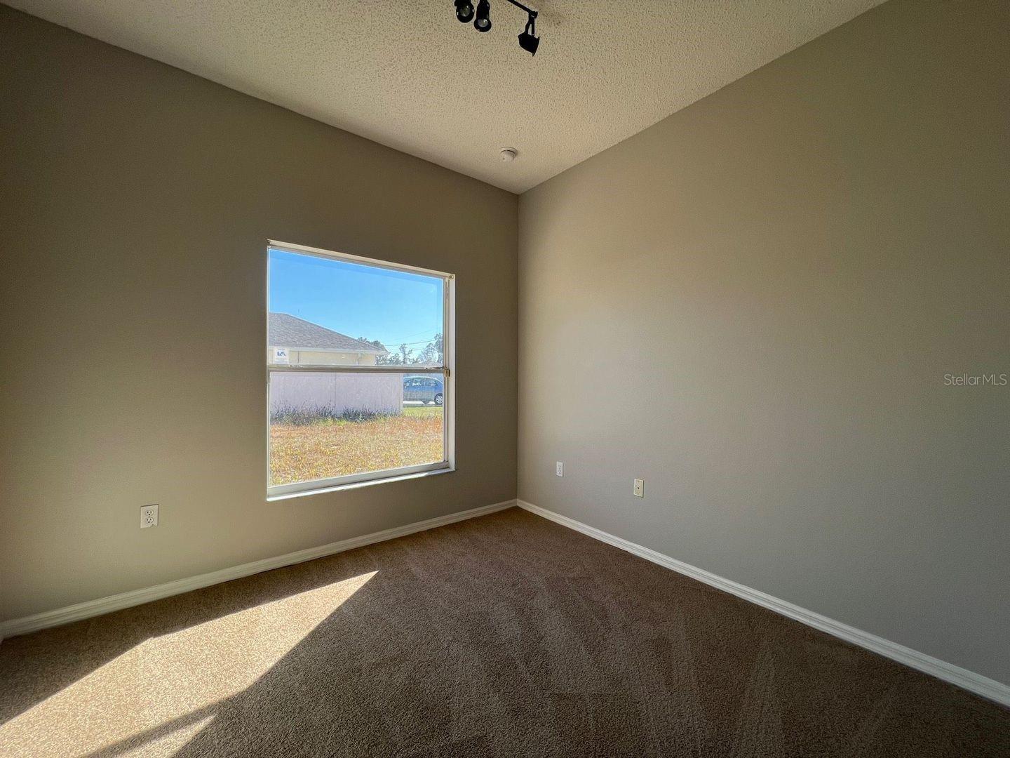 Image 14 of 29 For 340 Cimarron Court
