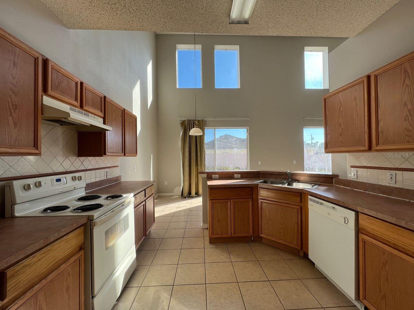 Image 16 of 29 For 340 Cimarron Court