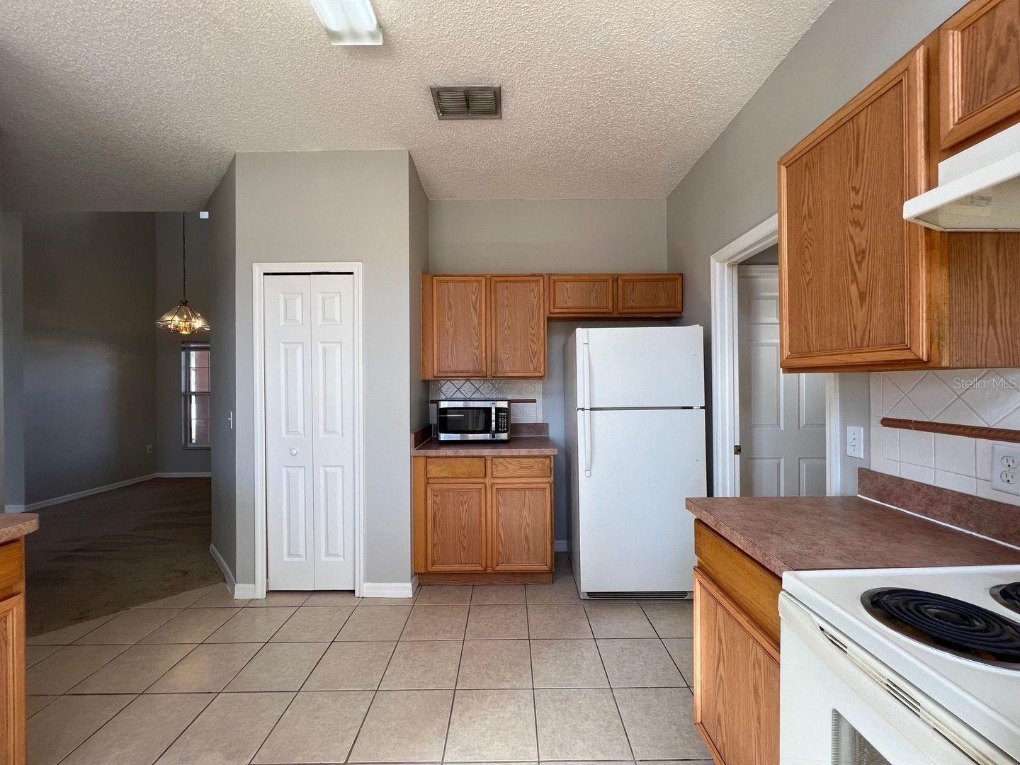 Image 17 of 29 For 340 Cimarron Court