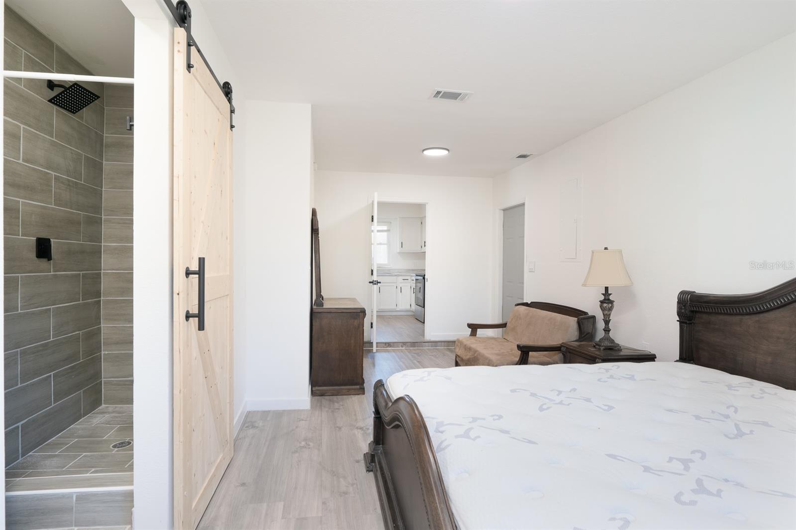 Listing photo id 19 for 673 Madrid Drive