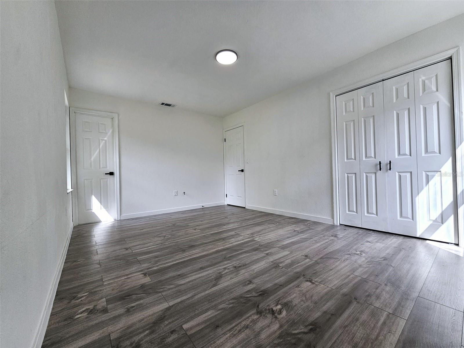 Listing photo id 26 for 673 Madrid Drive