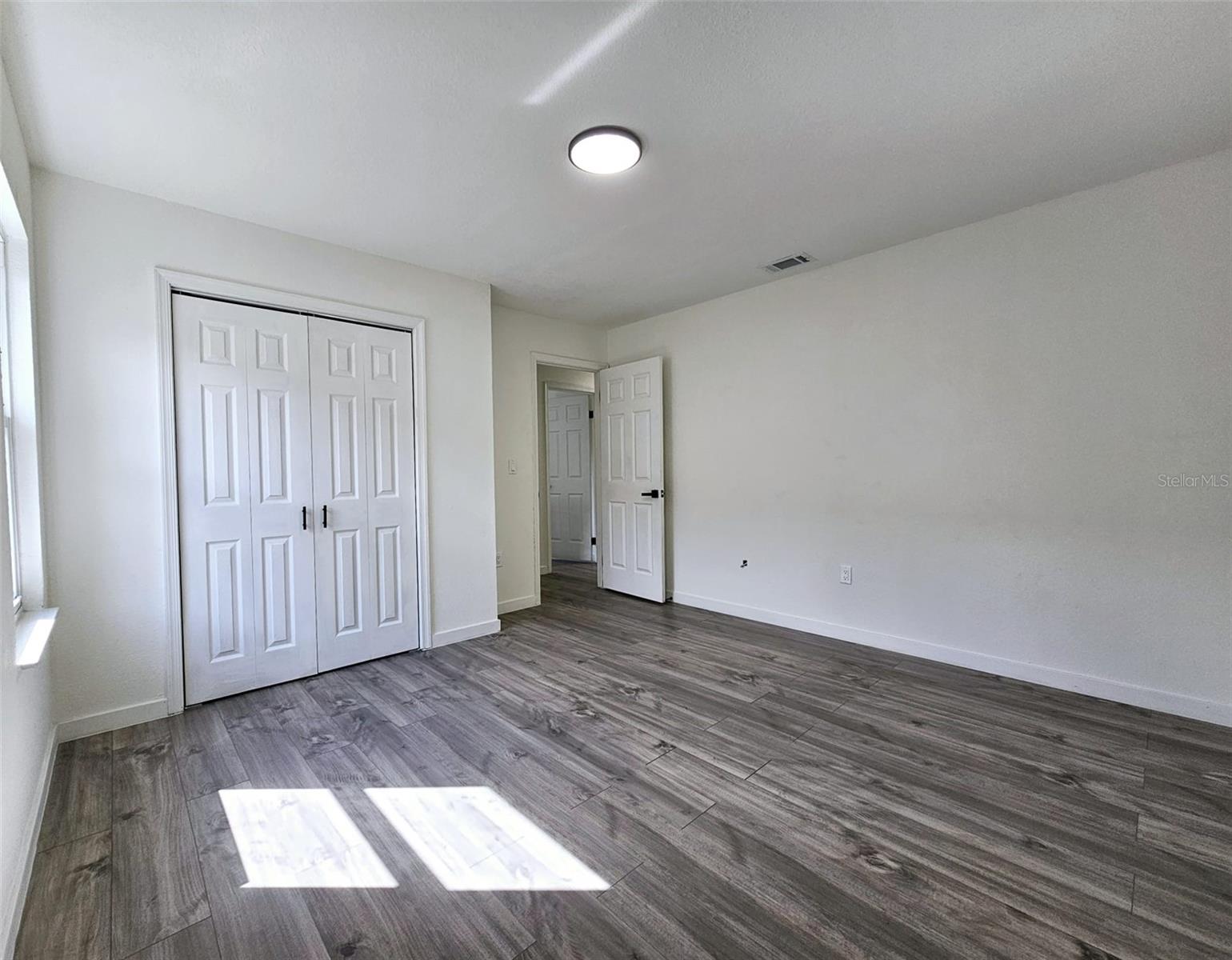 Listing photo id 31 for 673 Madrid Drive