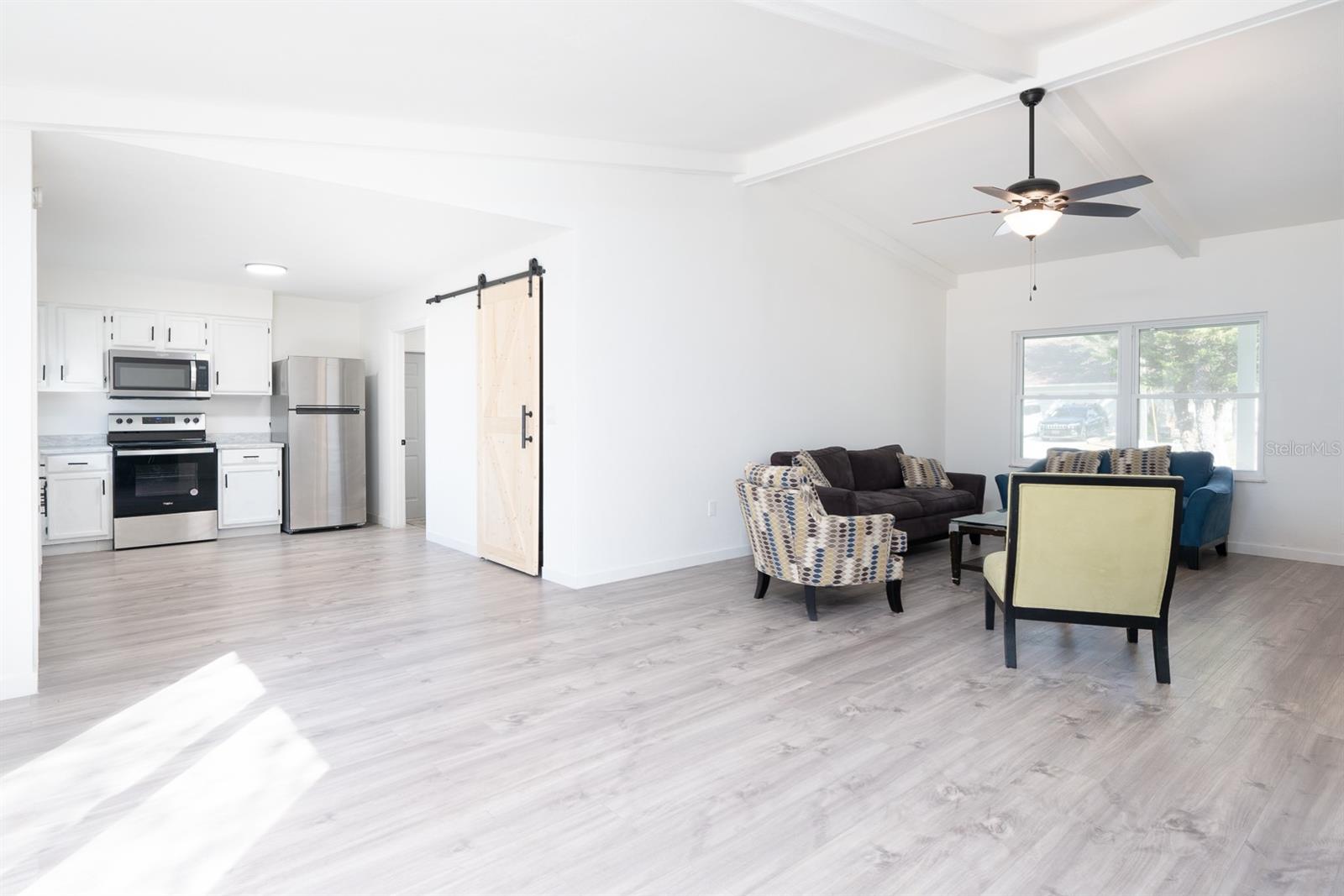 Listing photo id 7 for 673 Madrid Drive