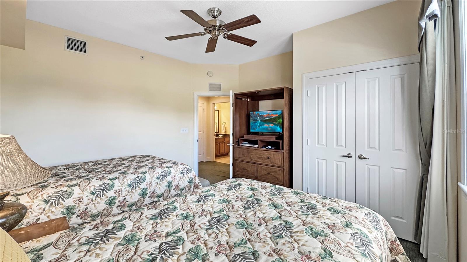 Image 24 of 46 For 7683 Heritage Crossing Way 202