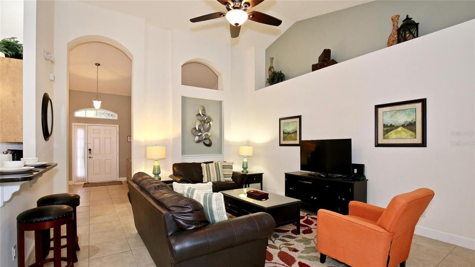 Image 2 of 14 For 4072 Oaktree Drive