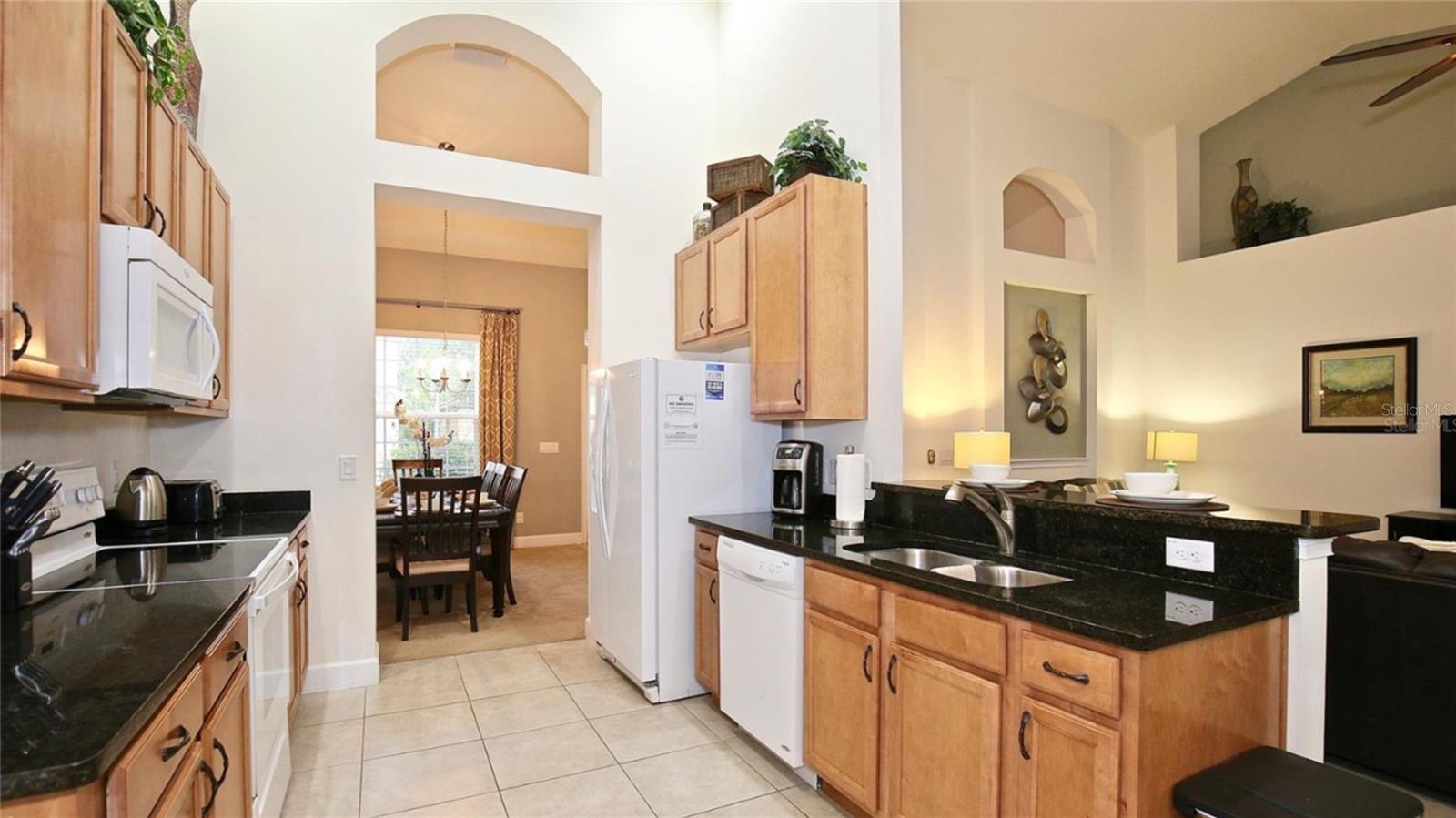 Image 5 of 14 For 4072 Oaktree Drive