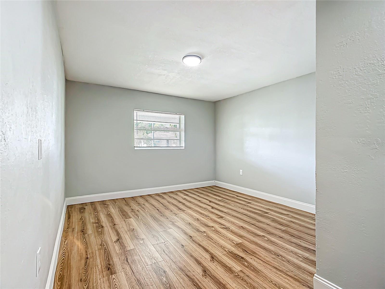 Image 8 of 25 For 43 Sj Kellner Boulevard