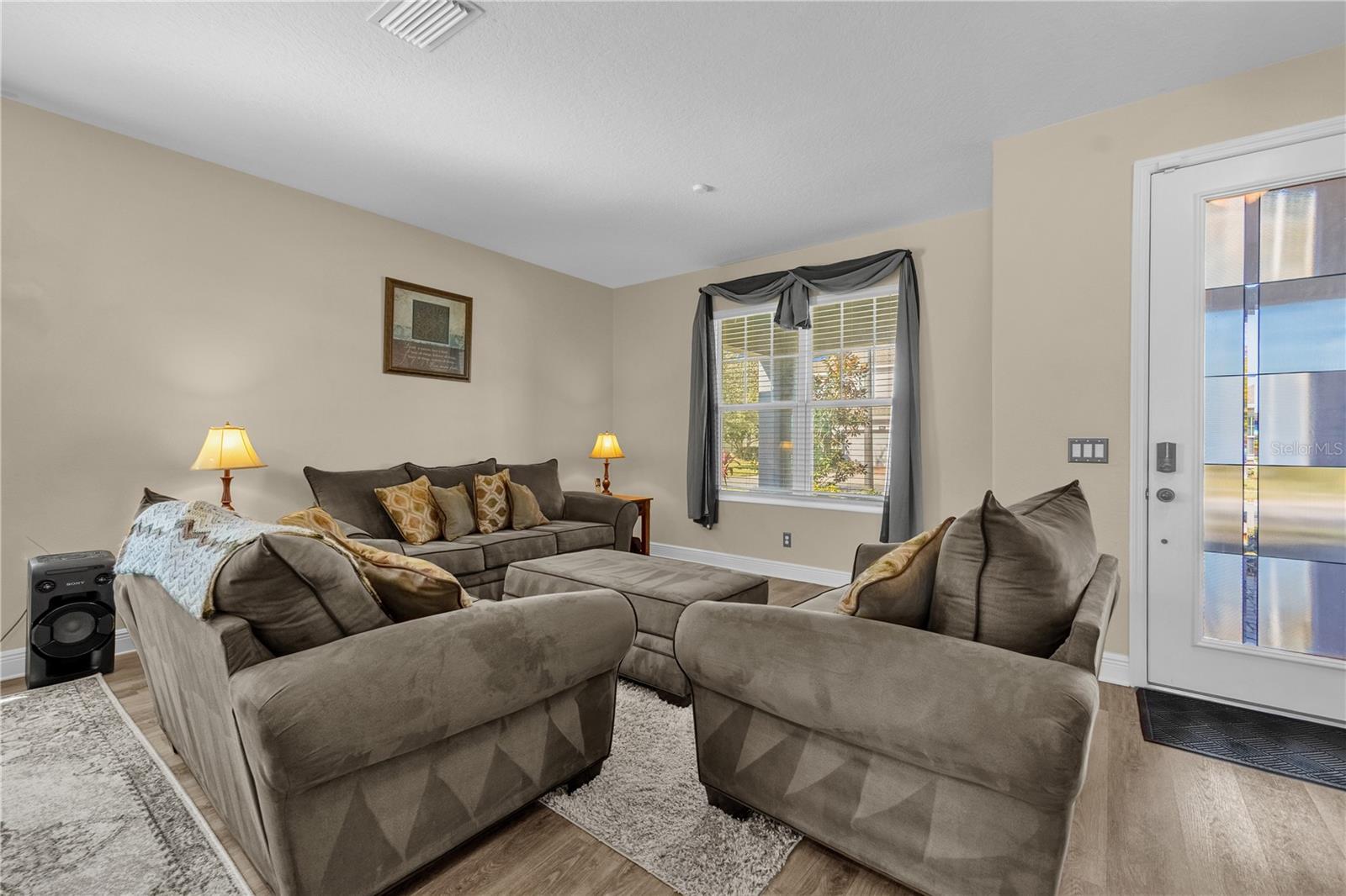 Image 8 of 53 For 4920 Blanche Court