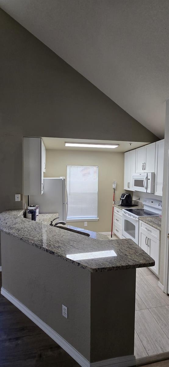 Image 9 of 19 For 9109 Lee Vista Boulevard 807