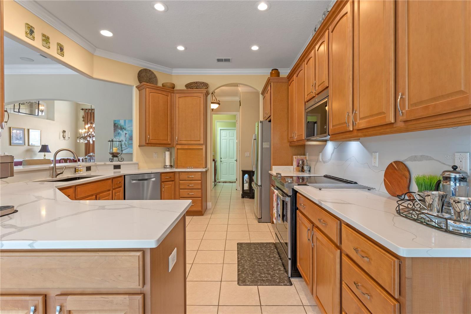 Listing photo id 12 for 133 Torino Lane