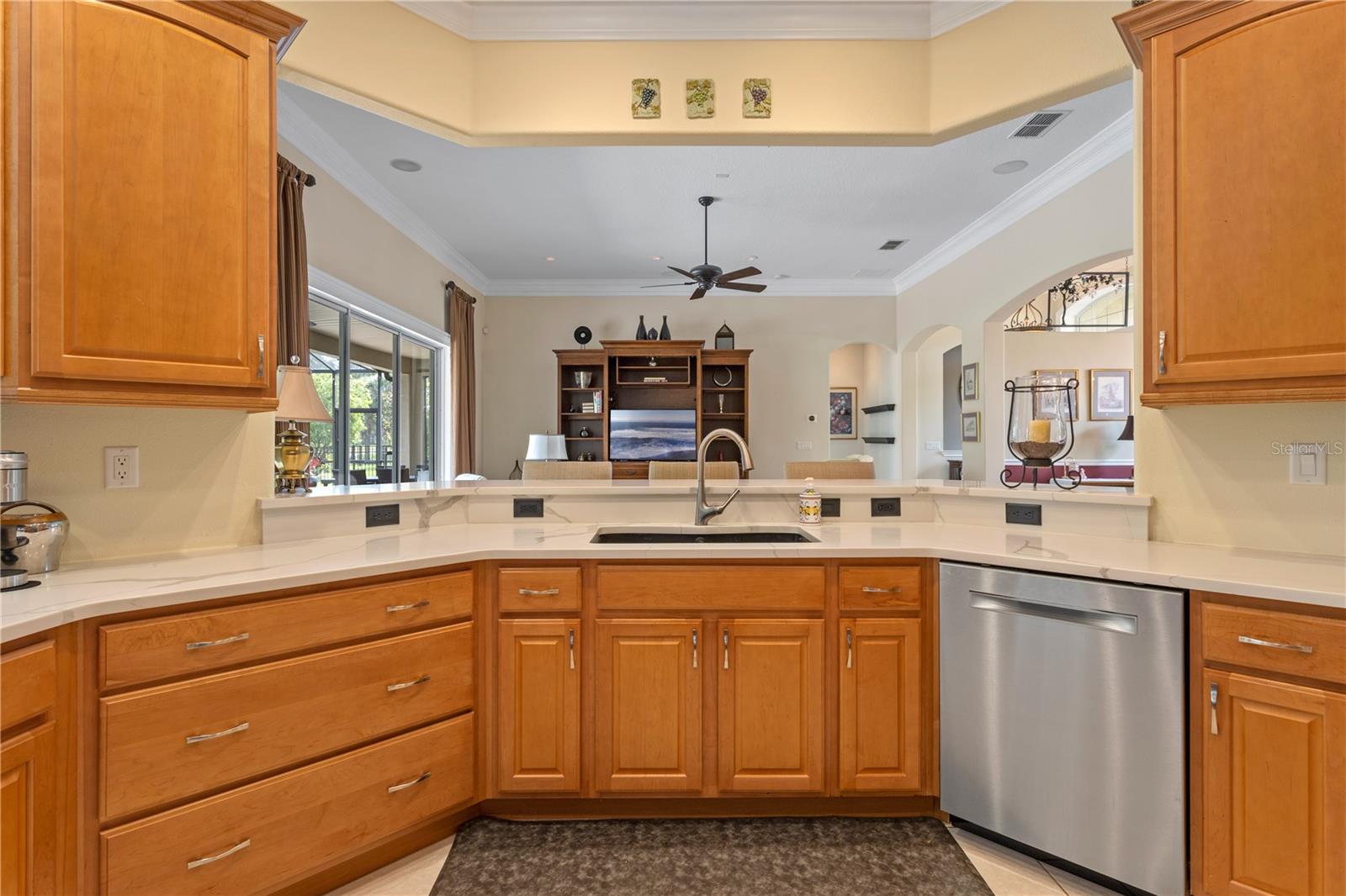 Listing photo id 14 for 133 Torino Lane