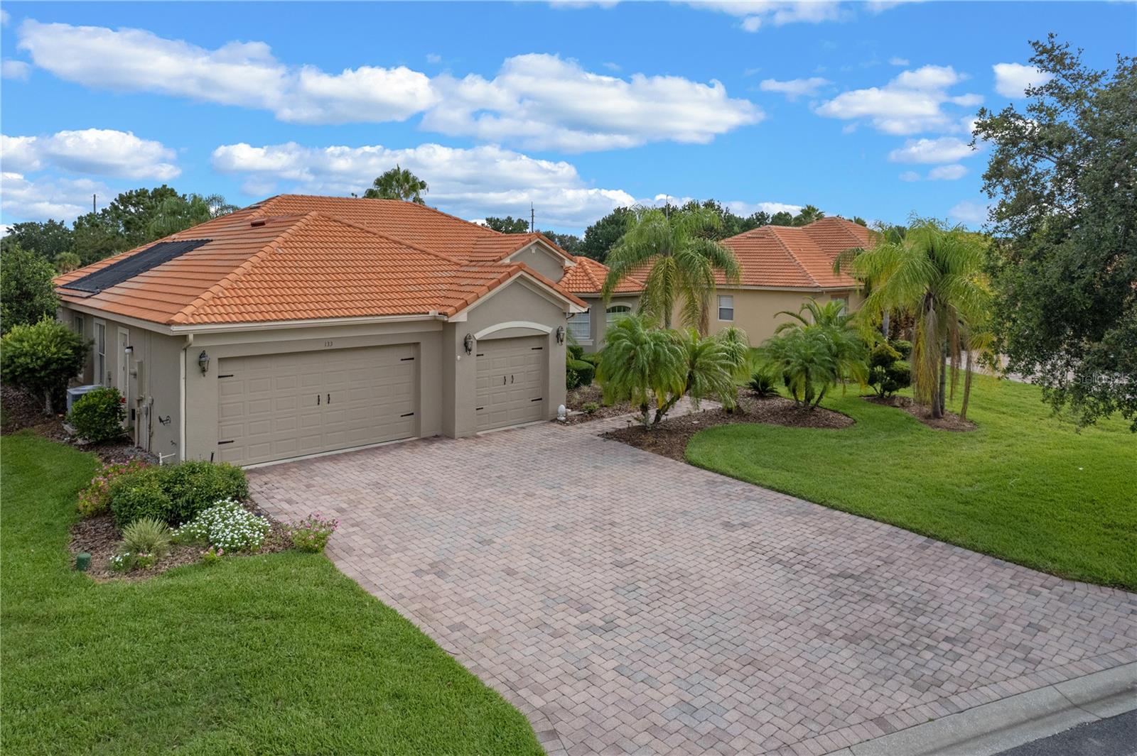 Listing photo id 2 for 133 Torino Lane