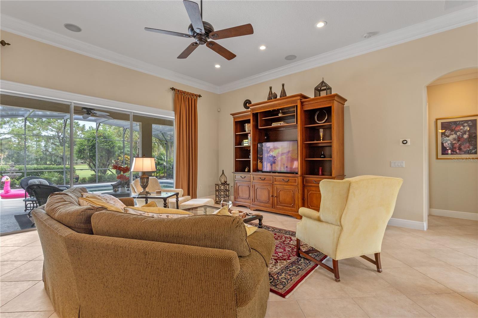 Listing photo id 6 for 133 Torino Lane