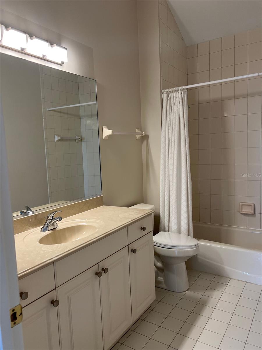 Image 6 of 11 For 1001 Oak Pond Drive B