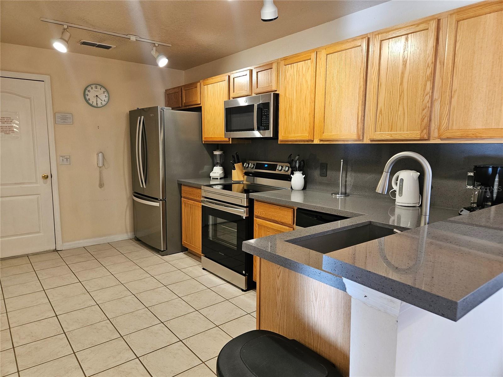 Image 7 of 18 For 297 Blue Jay Way