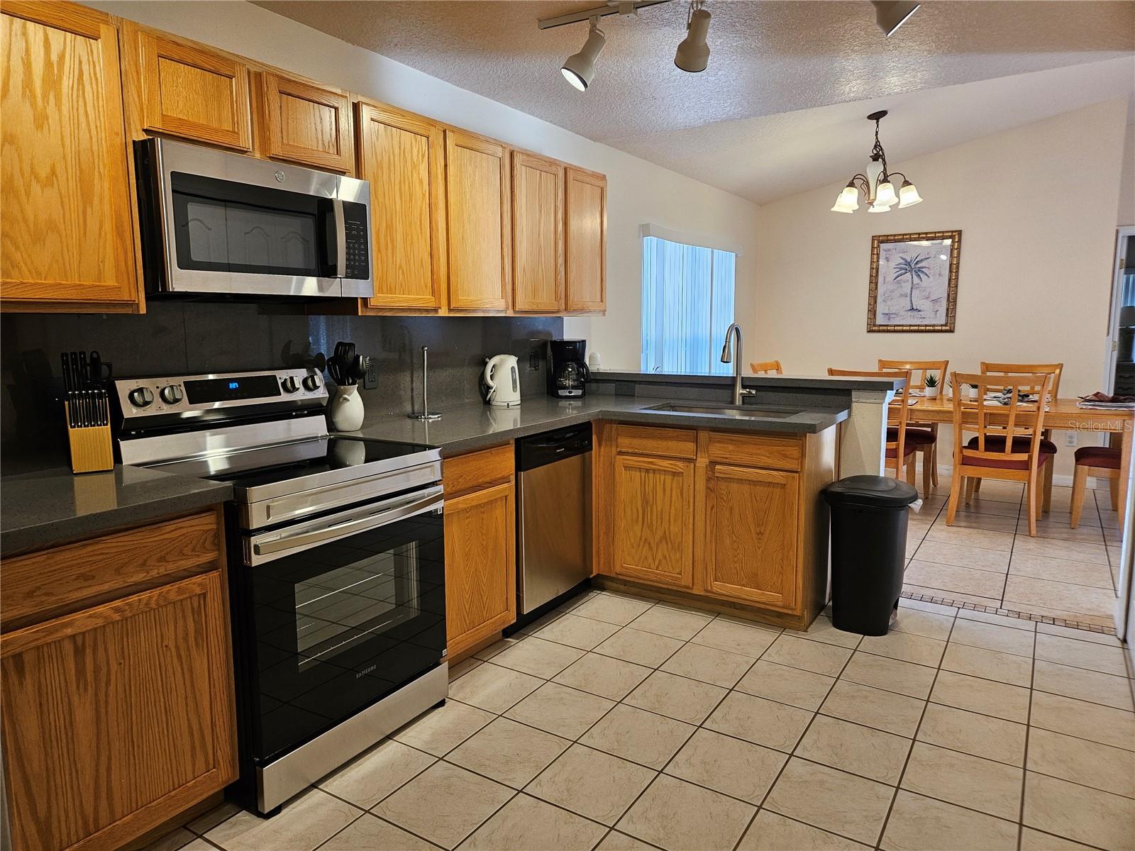 Image 8 of 18 For 297 Blue Jay Way