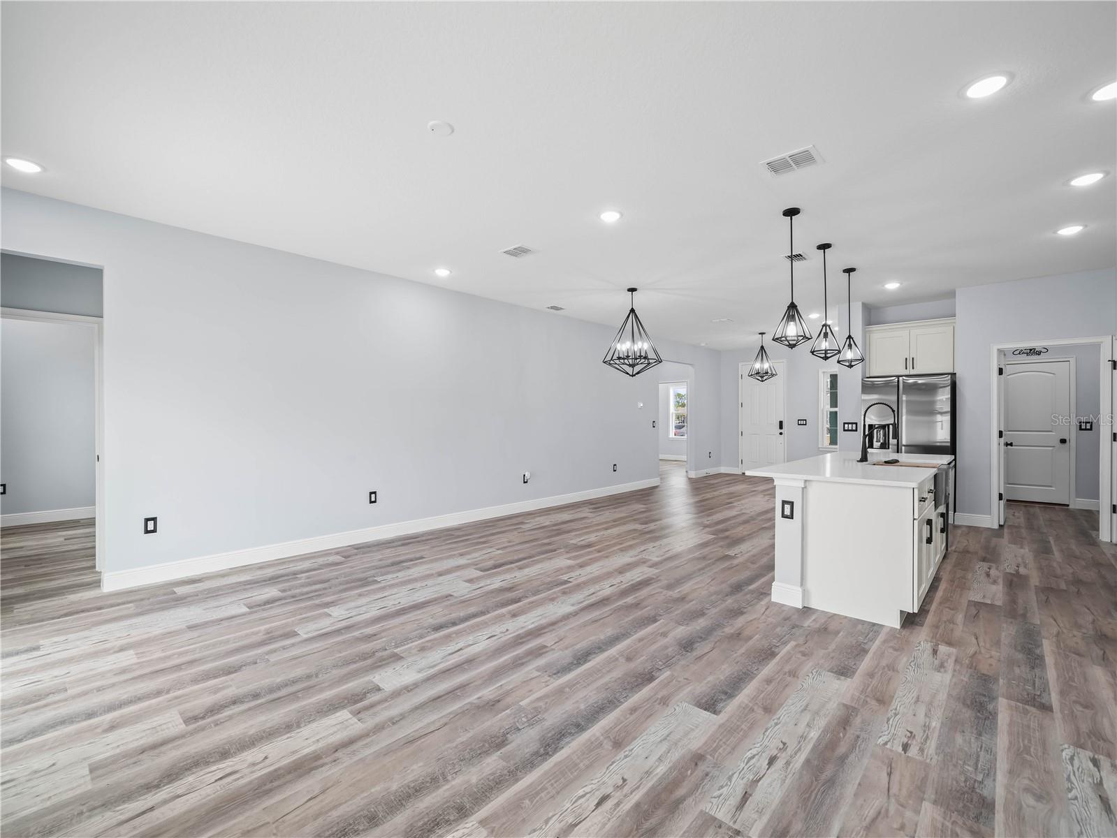 Image 6 of 45 For 145 Willow Drive