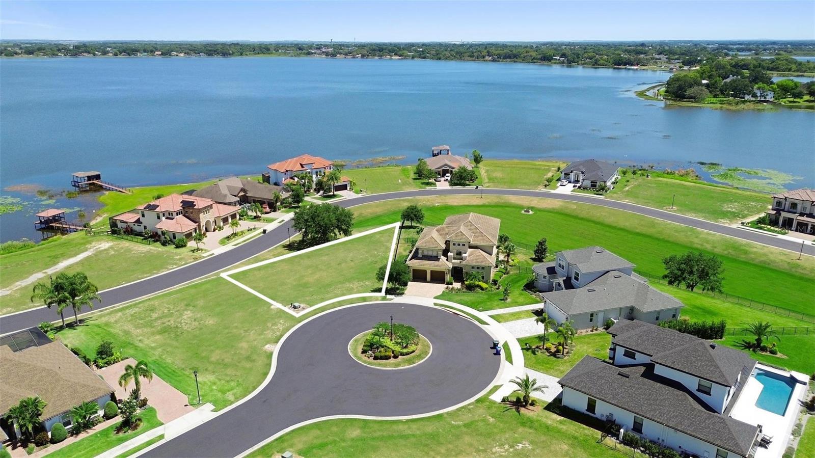 Image 2 of 41 For 206 Spring Azure Drive