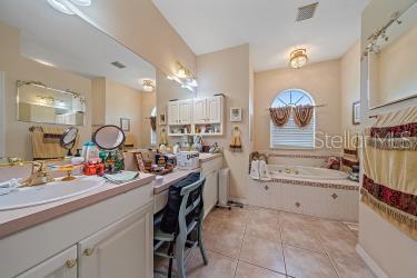 Image 18 of 35 For 18011 Prairie Wolf Glen