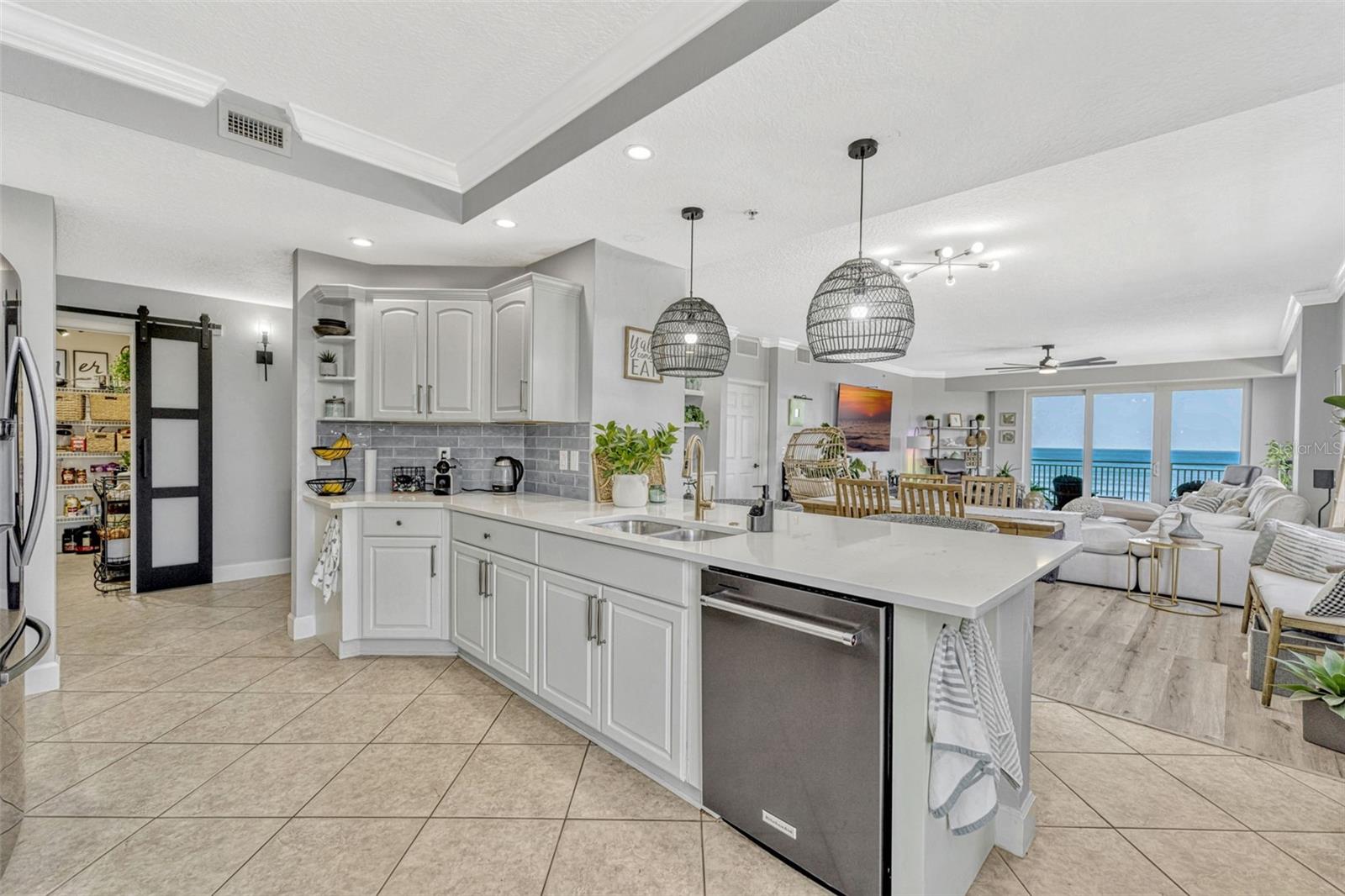 Image 11 of 52 For 2403 S Atlantic Avenue 501