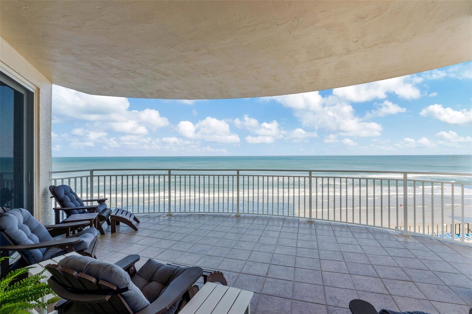Image 2 of 52 For 2403 S Atlantic Avenue 501