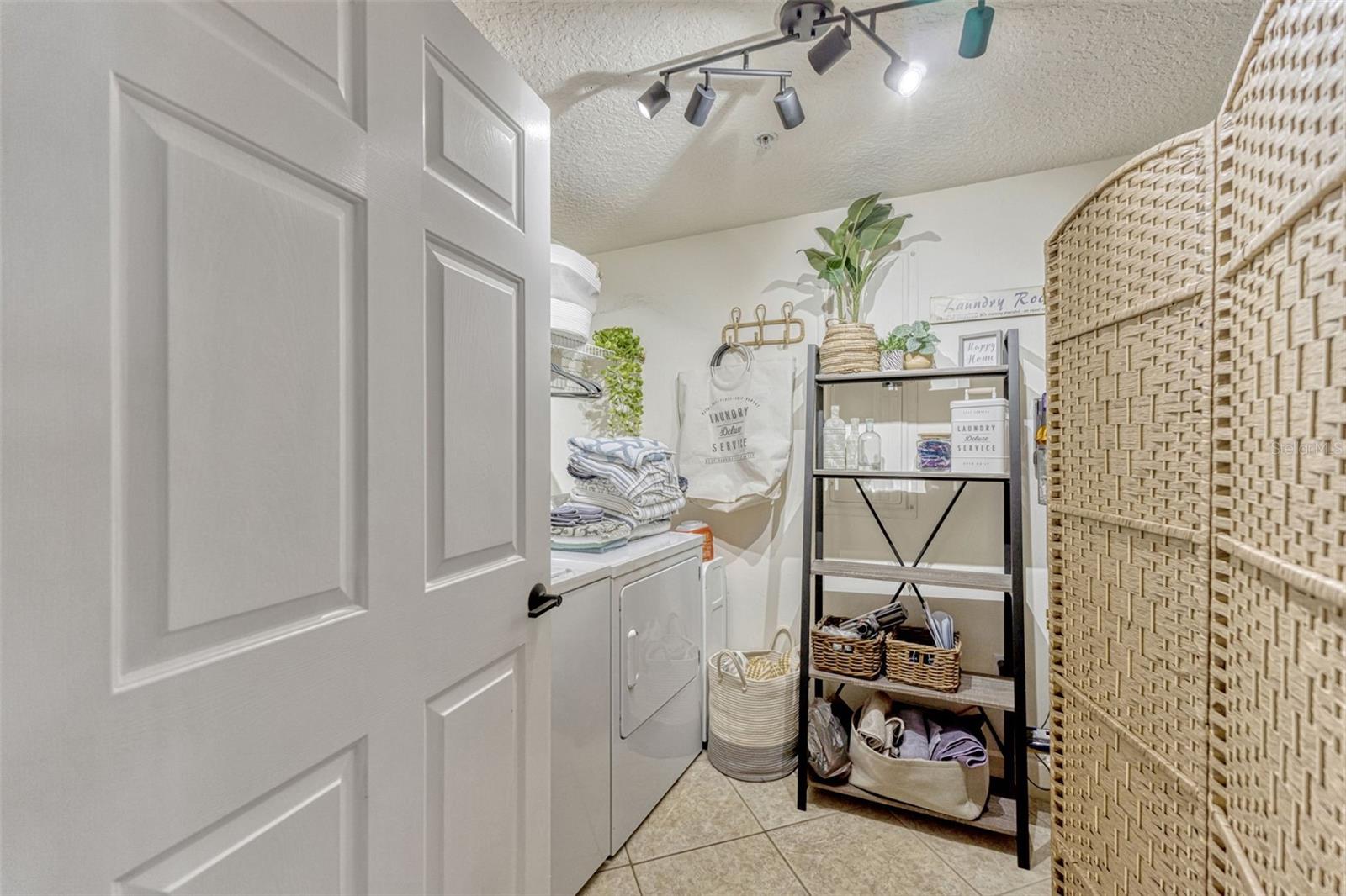 Image 32 of 52 For 2403 S Atlantic Avenue 501