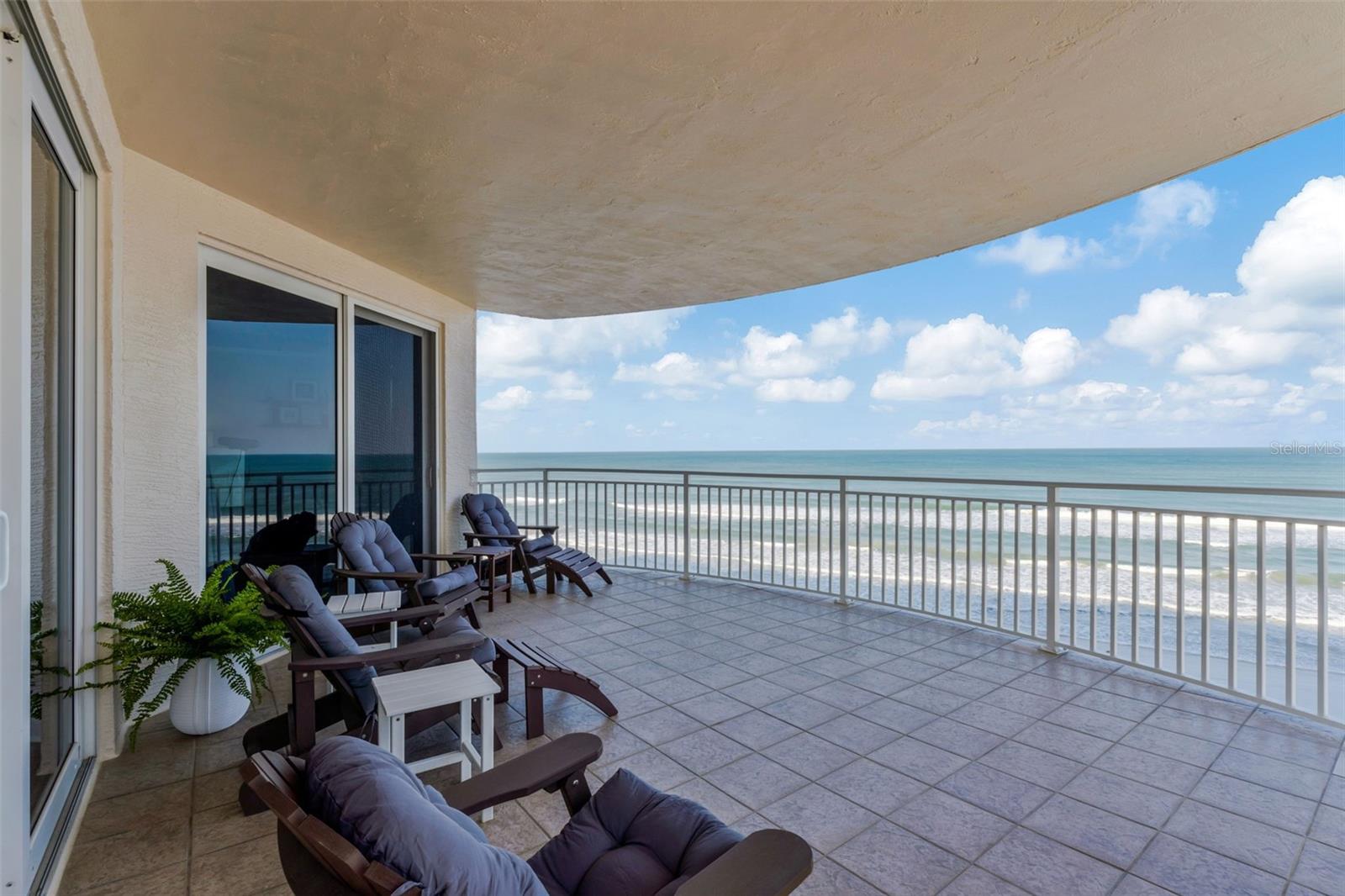 Image 4 of 52 For 2403 S Atlantic Avenue 501