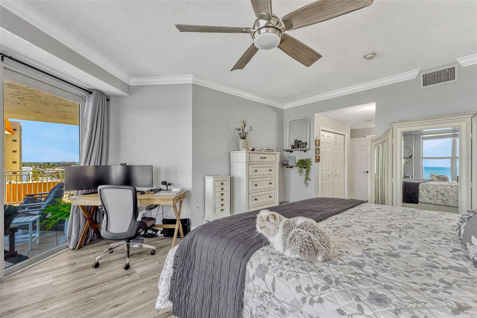 Image 40 of 52 For 2403 S Atlantic Avenue 501