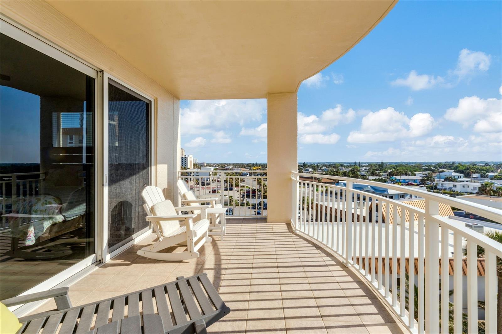 Image 5 of 52 For 2403 S Atlantic Avenue 501