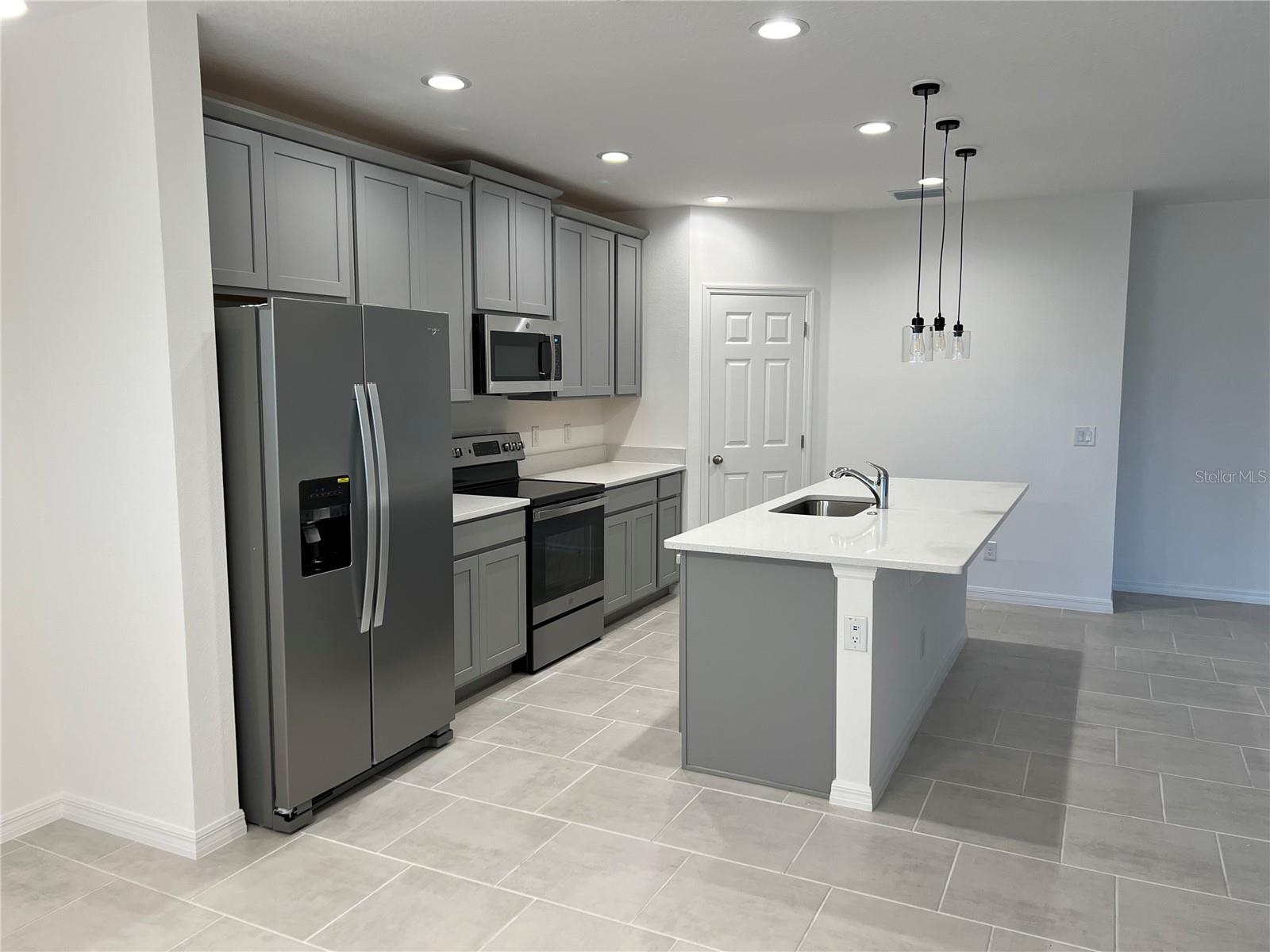 Image 4 of 17 For 3649 Yarian Drive