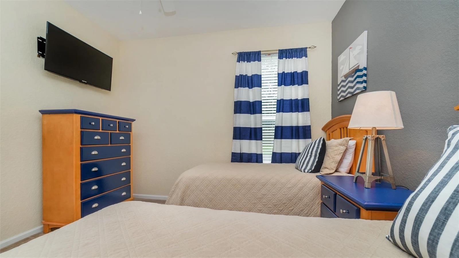 Image 18 of 43 For 7719 Comrow Street