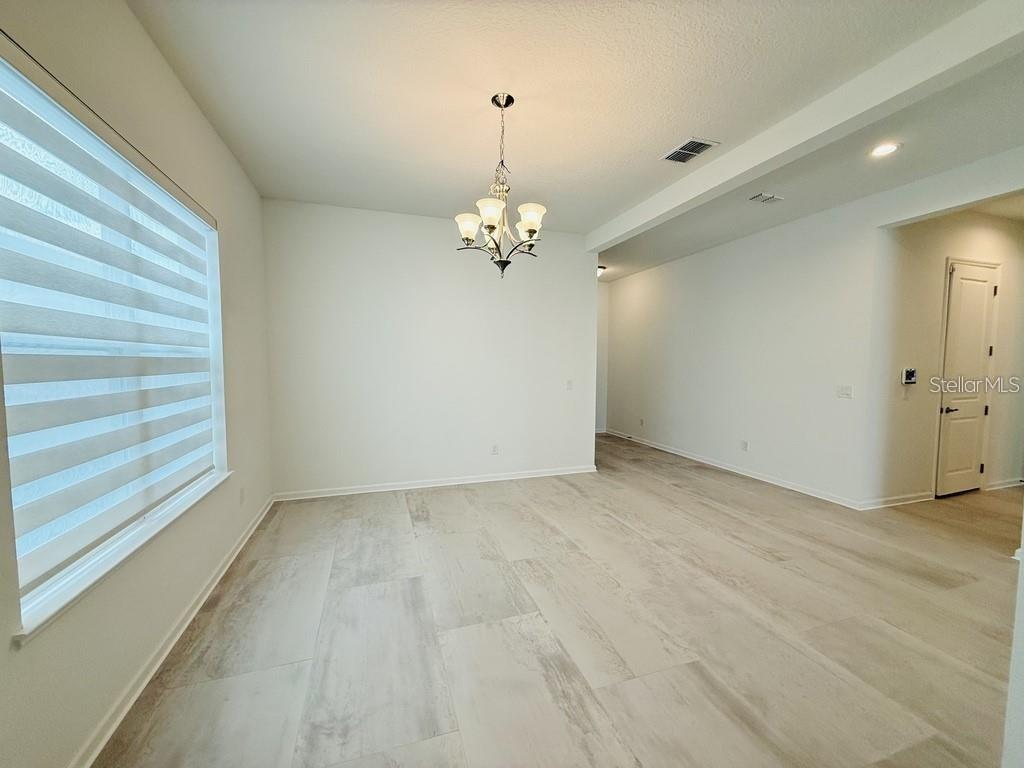 Image 12 of 27 For 13193 Tollcross Way