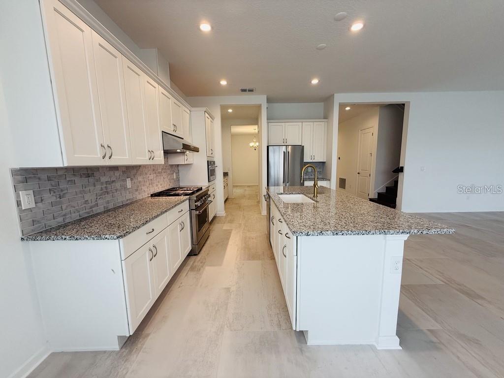 Image 3 of 27 For 13193 Tollcross Way