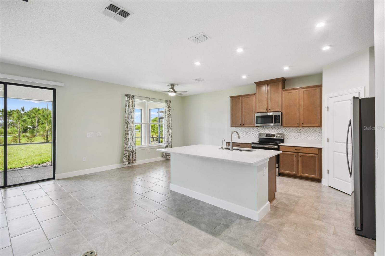 Image 10 of 61 For 204 Bella Cortina Dr