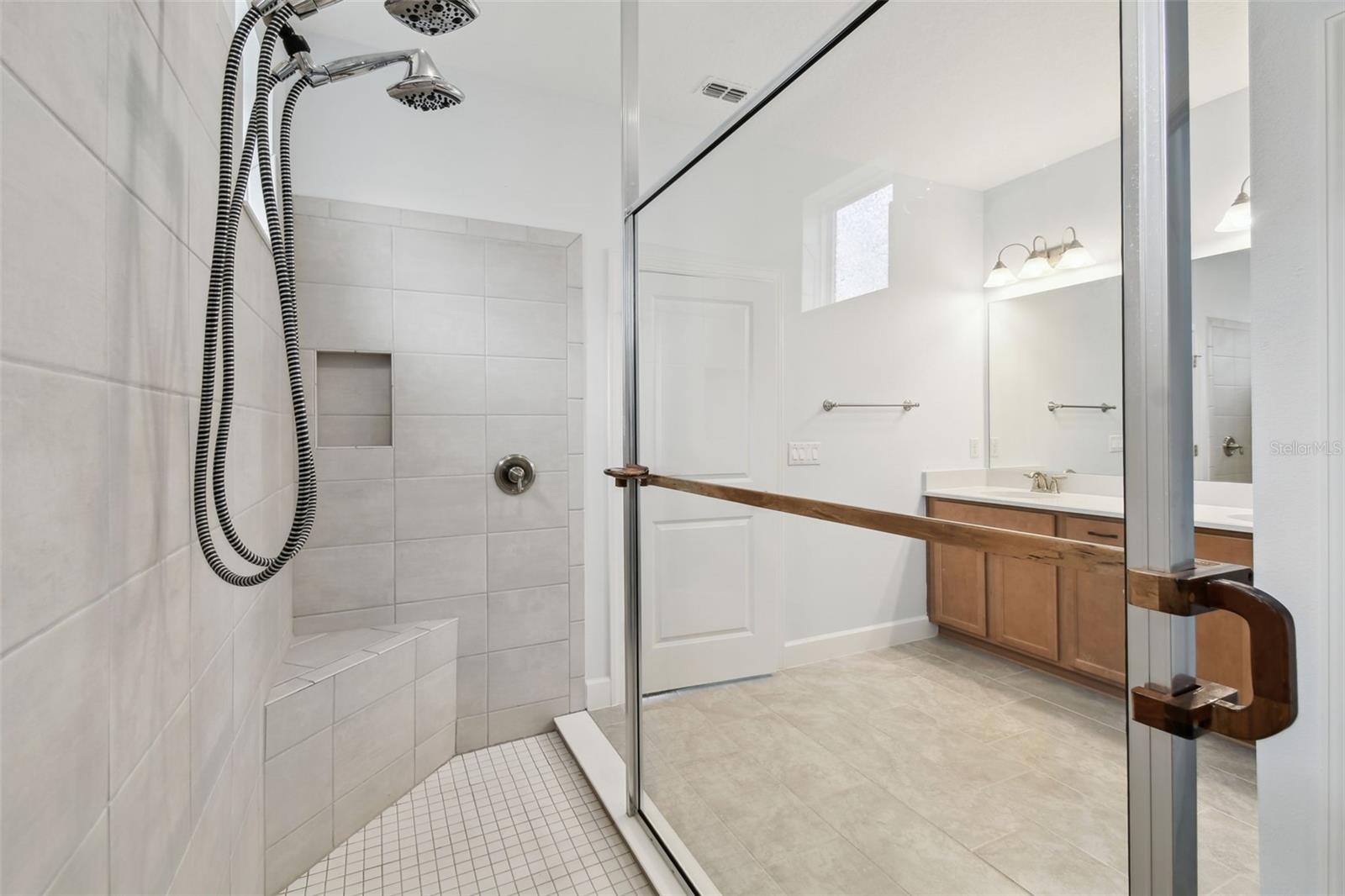 Image 20 of 61 For 204 Bella Cortina Dr