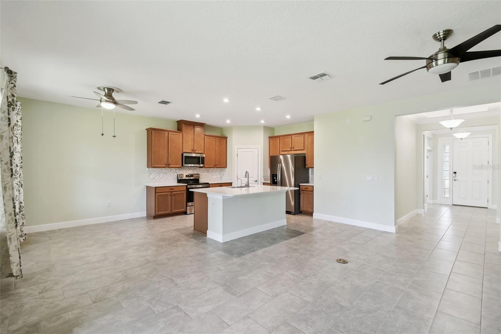 Image 8 of 61 For 204 Bella Cortina Dr