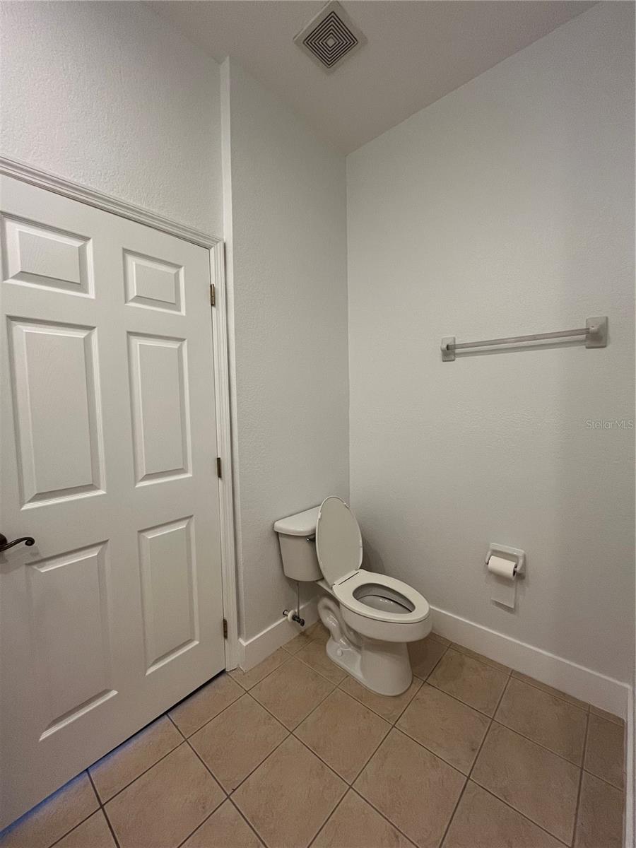 Image 11 of 17 For 3301 Whitestone Circle 204