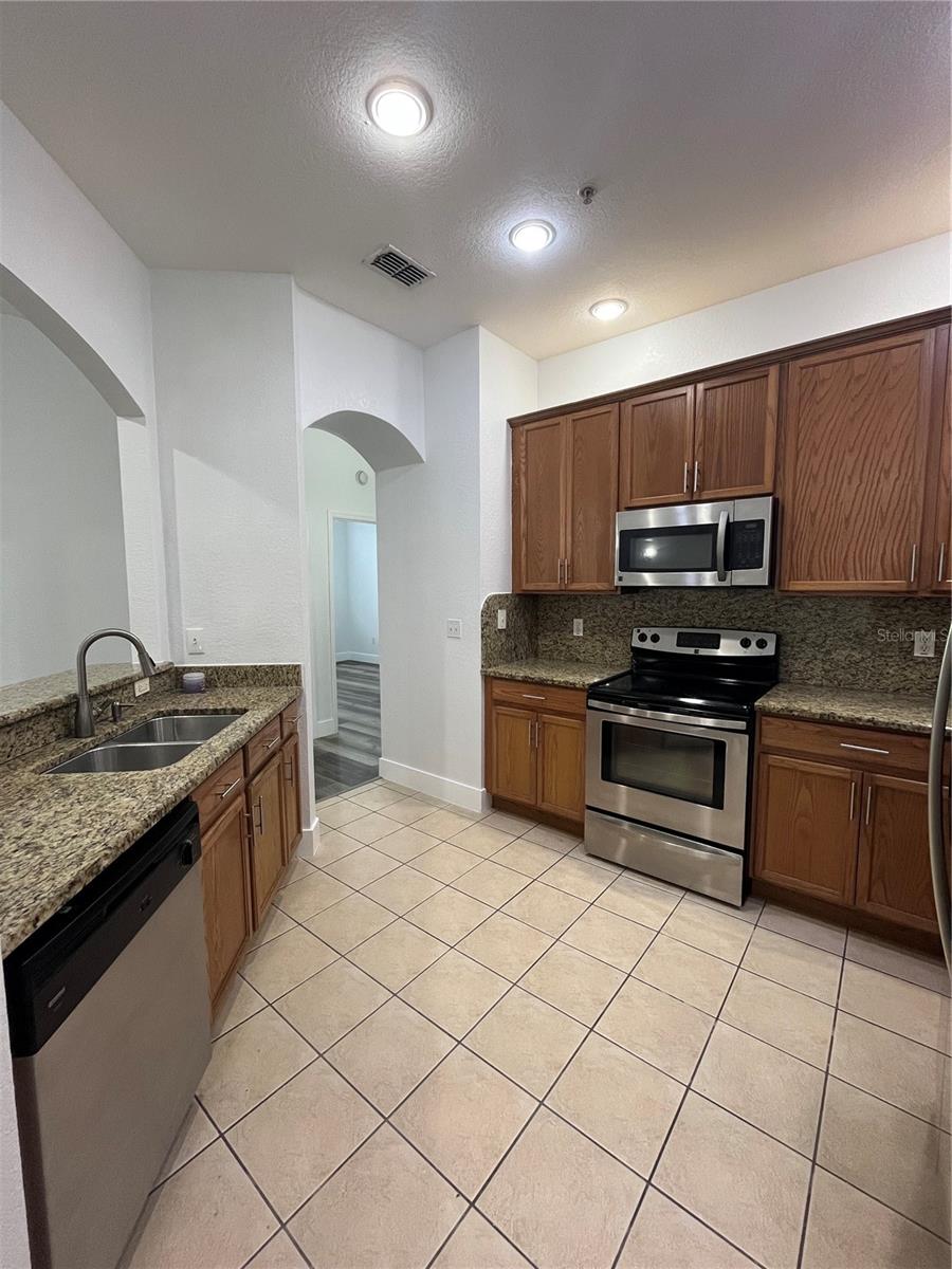 Image 4 of 17 For 3301 Whitestone Circle 204