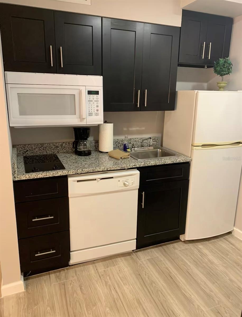 Image 13 of 18 For 3100 Parkway Boulevard 420