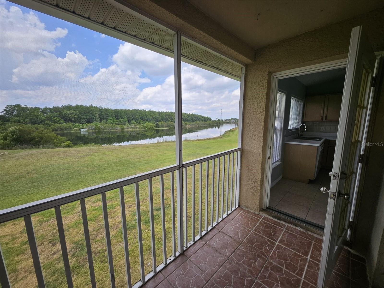Image 16 of 17 For 13438 Fairway Glen Drive 202