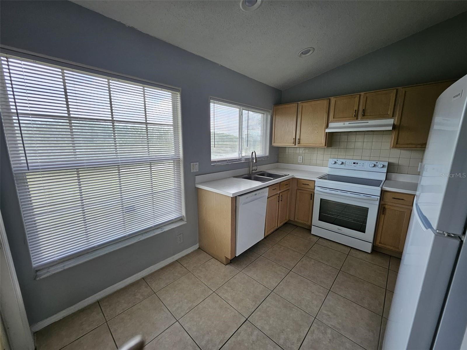 Image 6 of 17 For 13438 Fairway Glen Drive 202